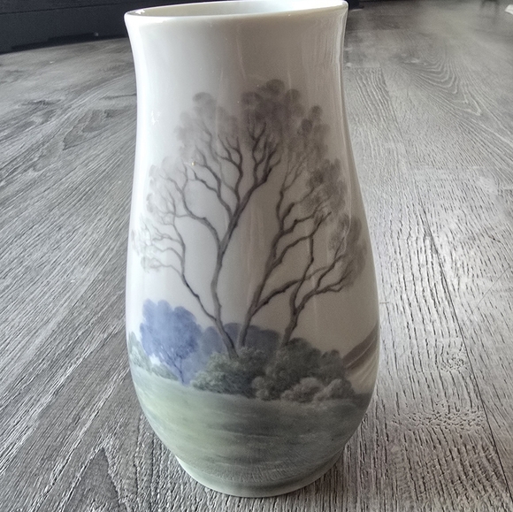 Bing and Grondahl Denmark Vase with Trees No. 526/5210 - Picture 2 of 15